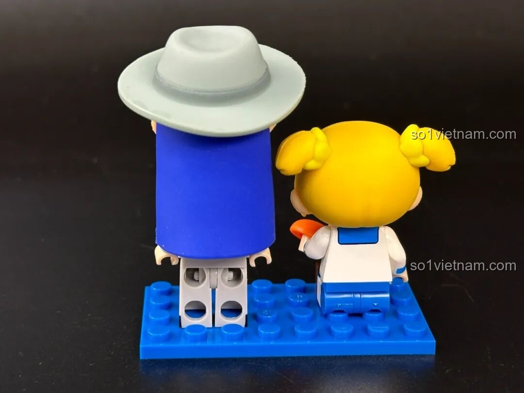 Pipimi với biểu cảm mắt lồi