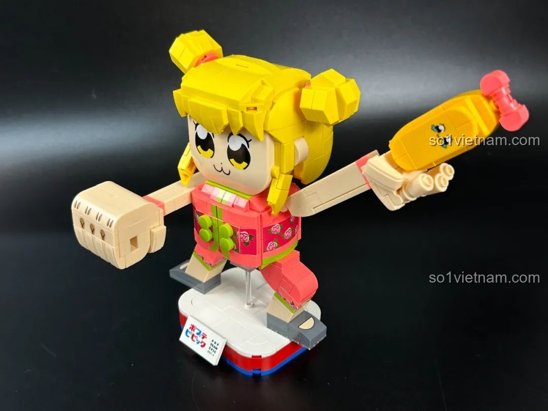 Pipimi với biểu cảm mắt lồi