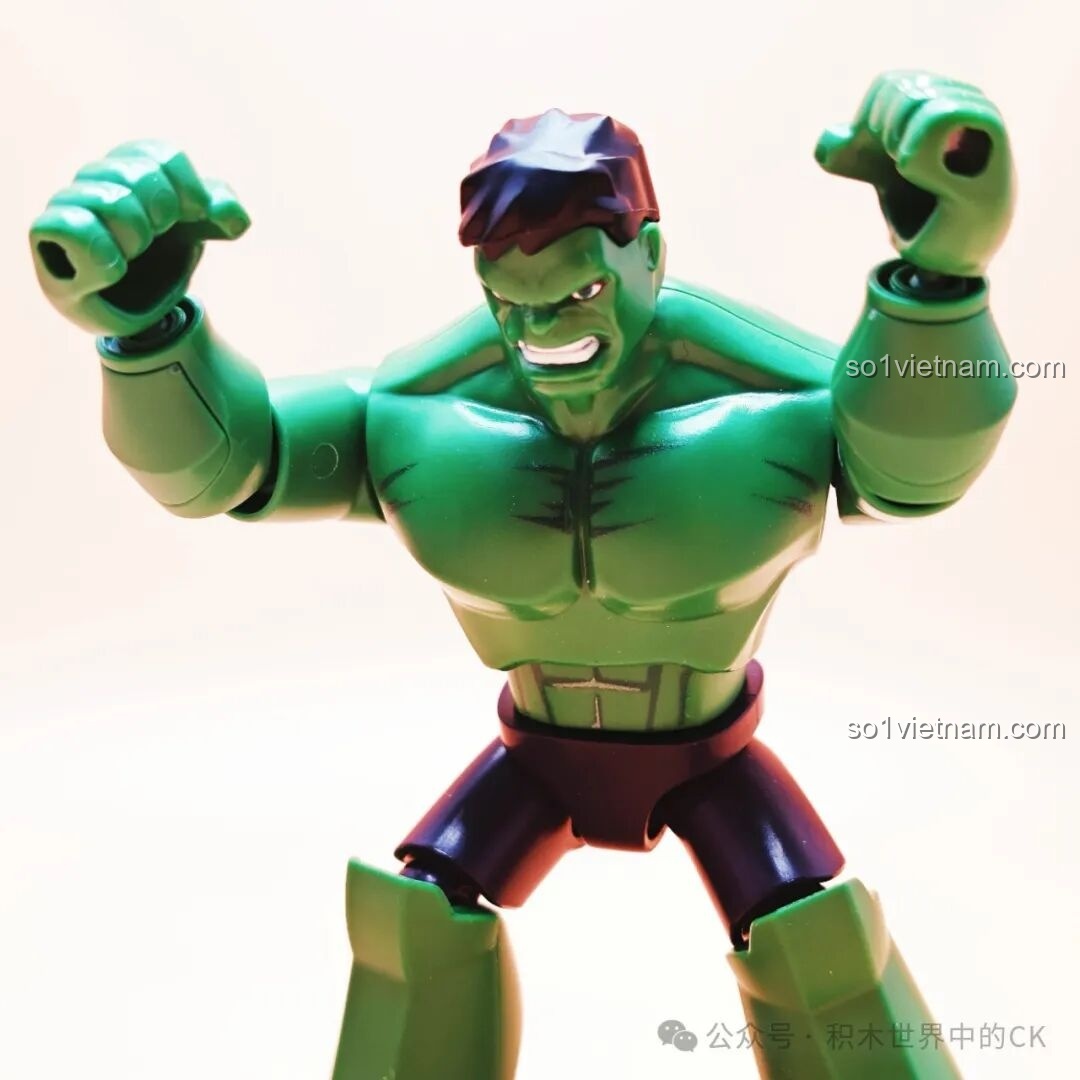 Mô hình Black Panther nhìn từ phía sau