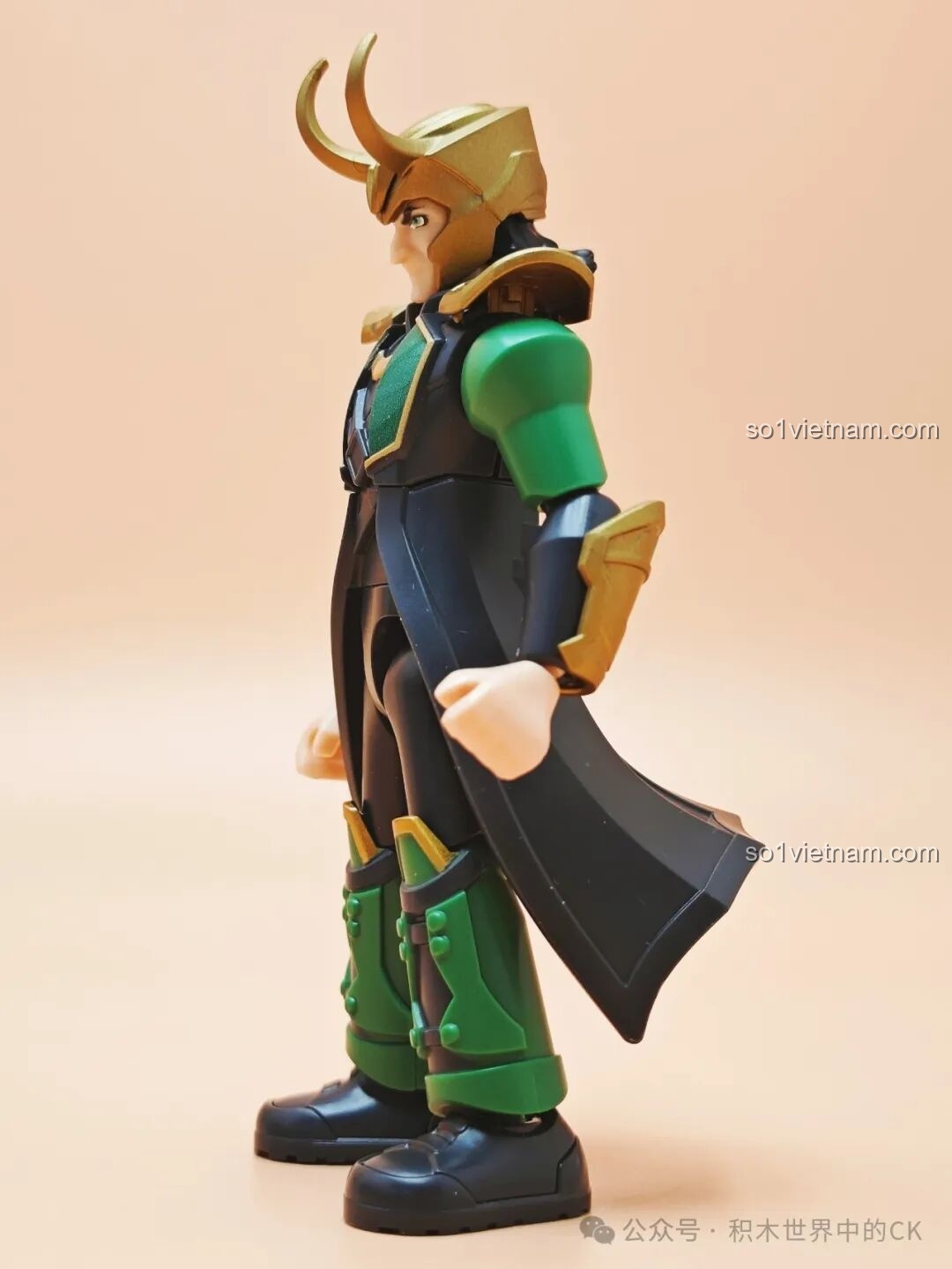 Mô hình Hulk tạo dáng