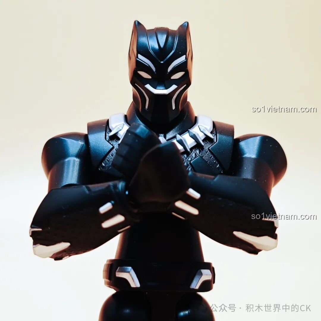 Hộp Iron Man Mark LXXXV trong bộ lắp ráp Marvel Avengers Assemble