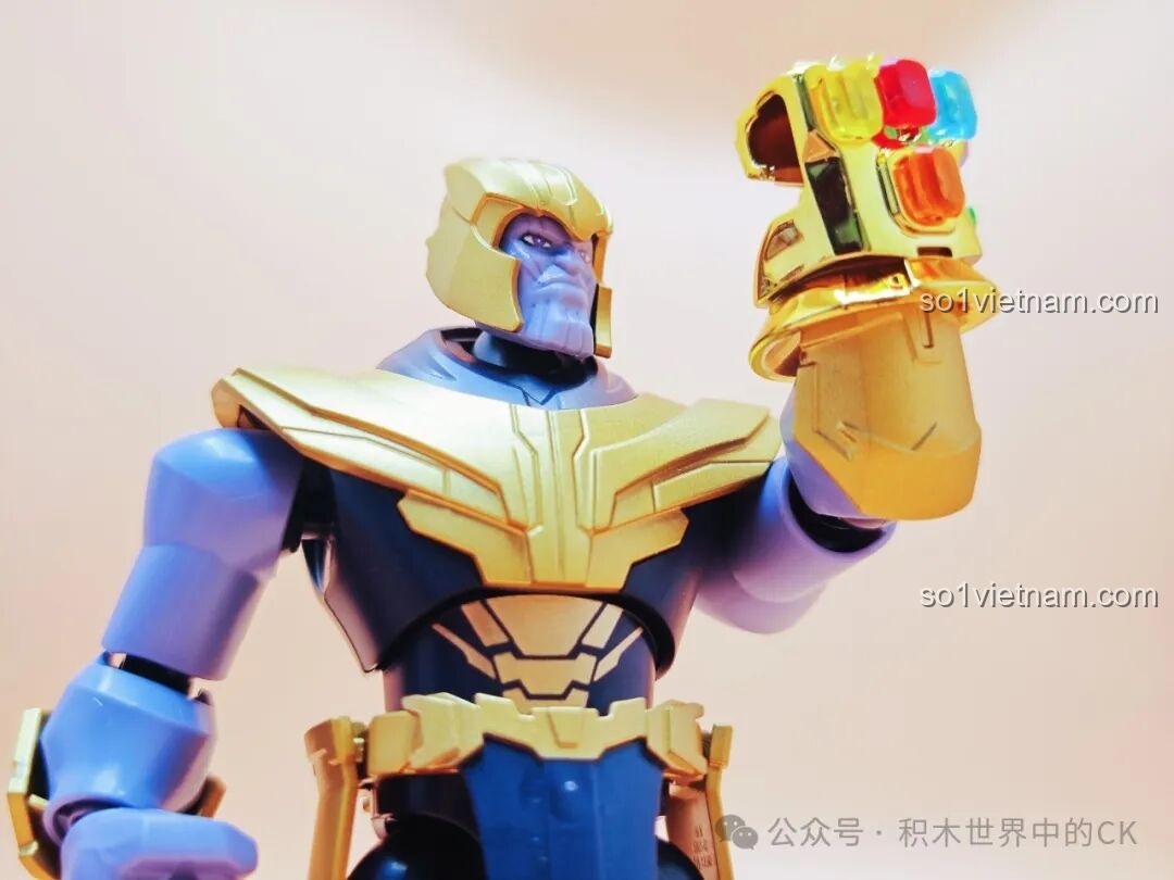 Mô hình Thor tạo dáng