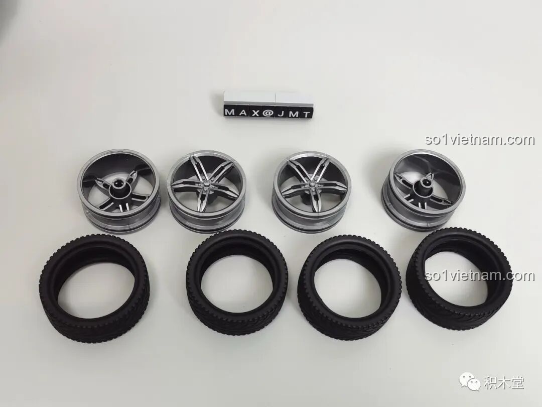 Bộ mâm xe 5 chấu kép mạ chrome sáng bóng và lốp cao su của bộ lắp ráp Siêu xe FP3 73006.