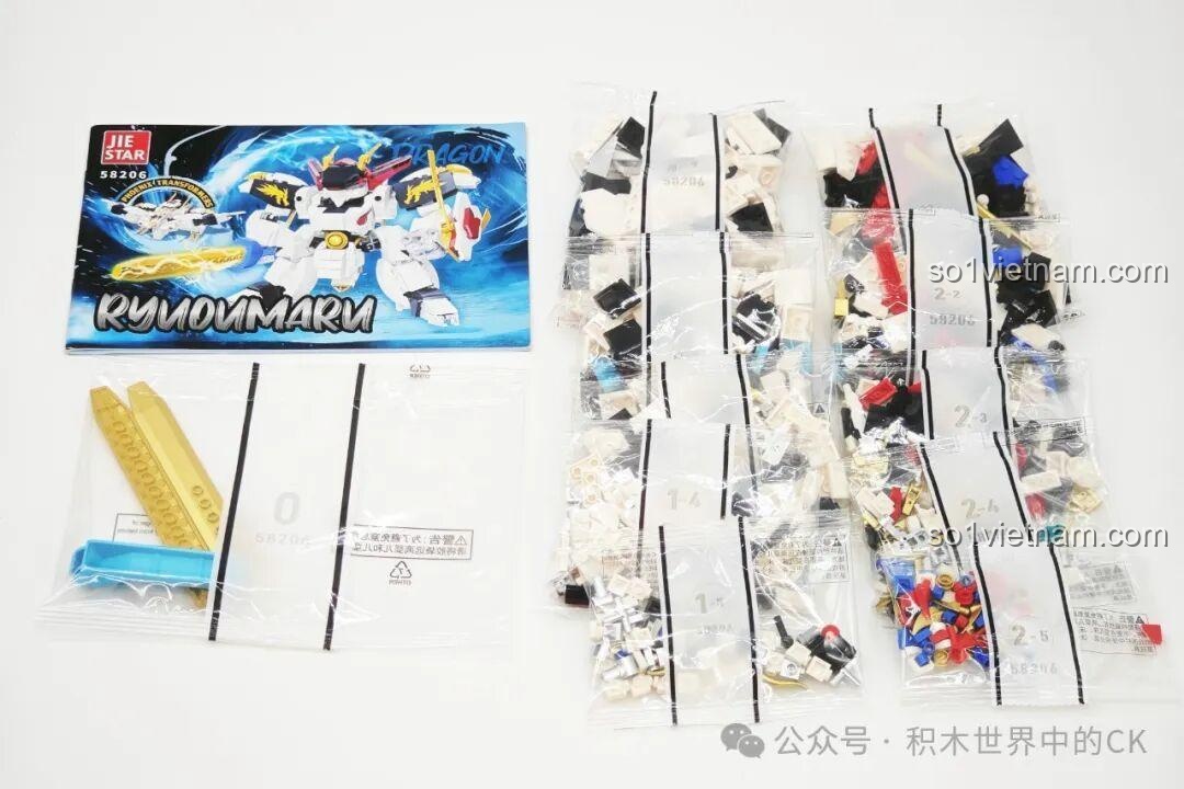 Bên trong hộp JIESTAR 58206 Ryuomaru là các túi mảnh ghép và sách hướng dẫn chi tiết