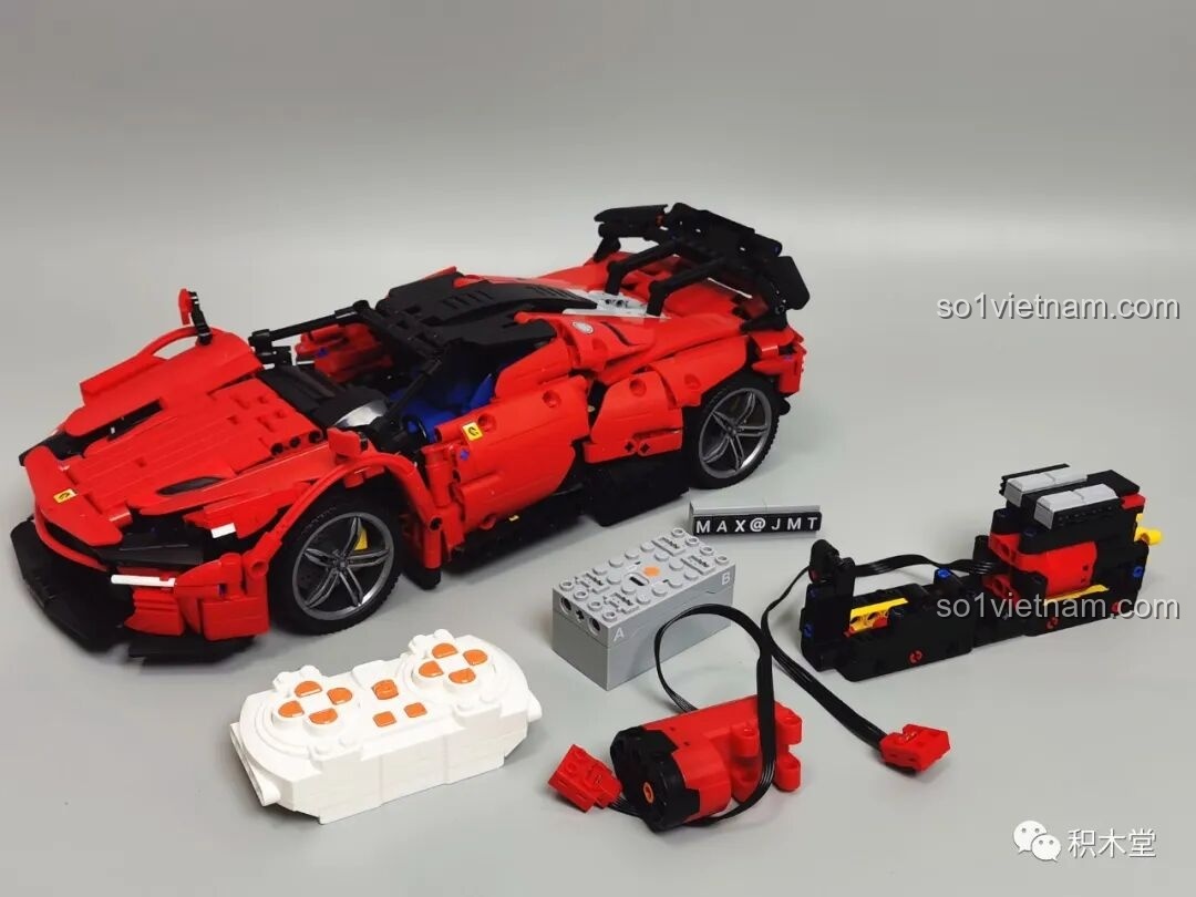 Bộ nâng cấp RC cho xe Panlos Brick 673006, bao gồm động cơ, pin, tay điều khiển và các linh kiện cần thiết.