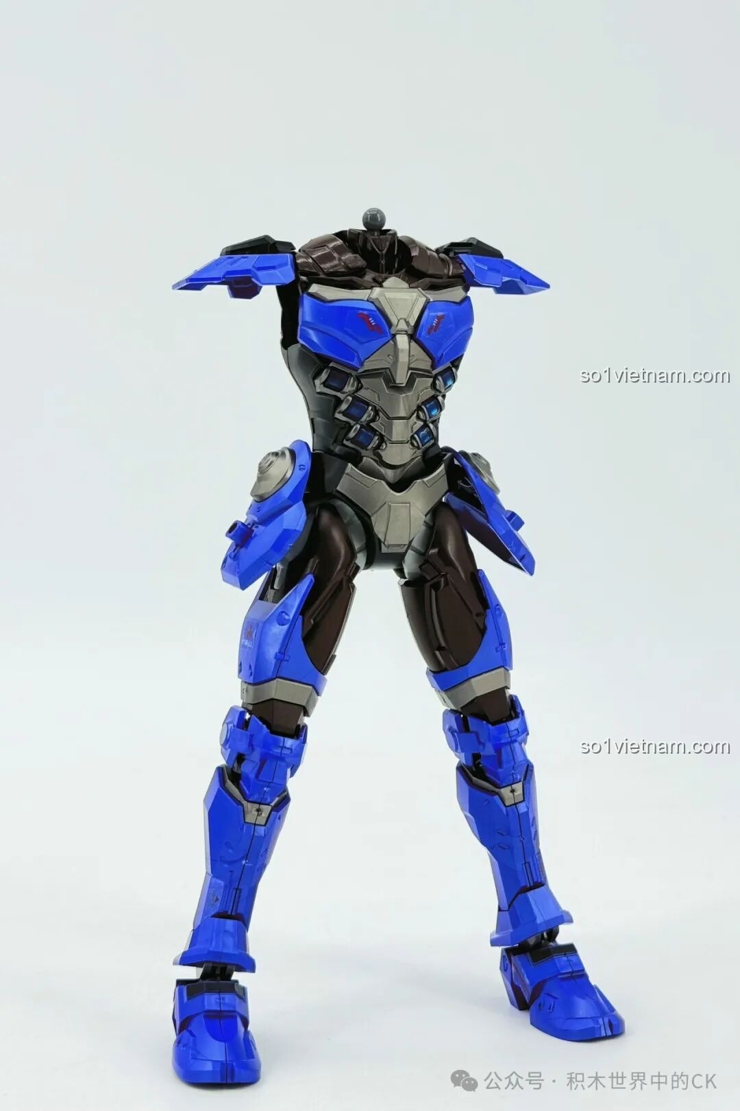 Tổng thể các bộ phận rời của mô hình Mecha Miyamoto Musashi 78033 Keeppley trước khi lắp ráp hoàn chỉnh.