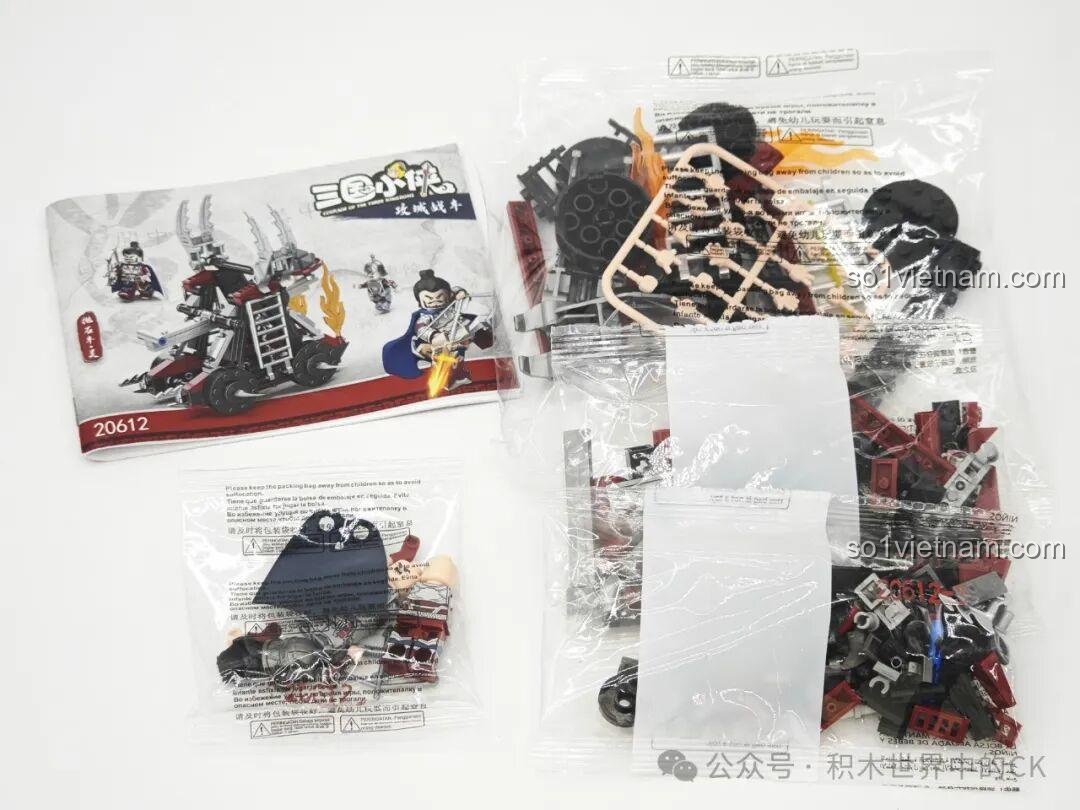 Các mô hình xe công thành Decool 20609-20612 được sắp xếp