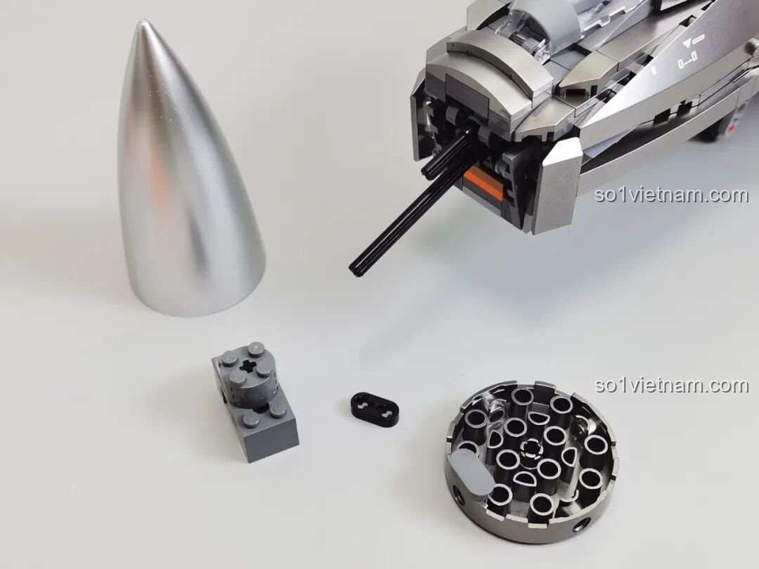 Các chi tiết cần thiết để tháo ra và lắp lại nhằm tinh chỉnh góc nghiêng của mũi máy bay J-16D.