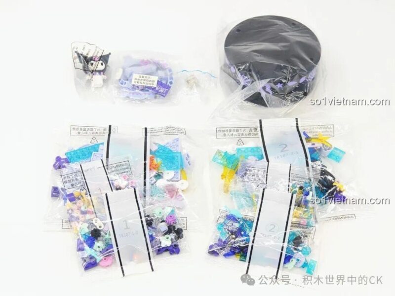 Hộp sản phẩm của TOP TOY TC2707 (Kuromi) và TC2708 (Cinnamoroll) nhìn từ bên hông
