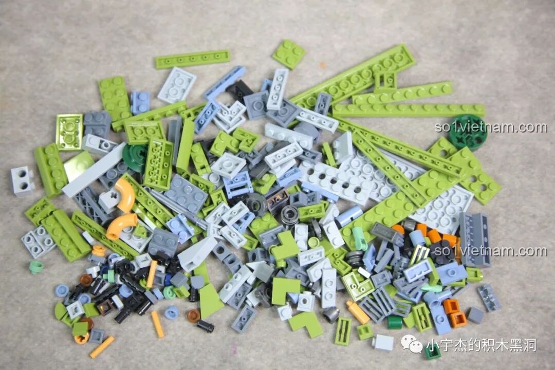 Toàn bộ các mảnh ghép trong gói số 4 của bộ Panlos T-34, với nhiều chi tiết nhỏ và màu sắc đa dạng.