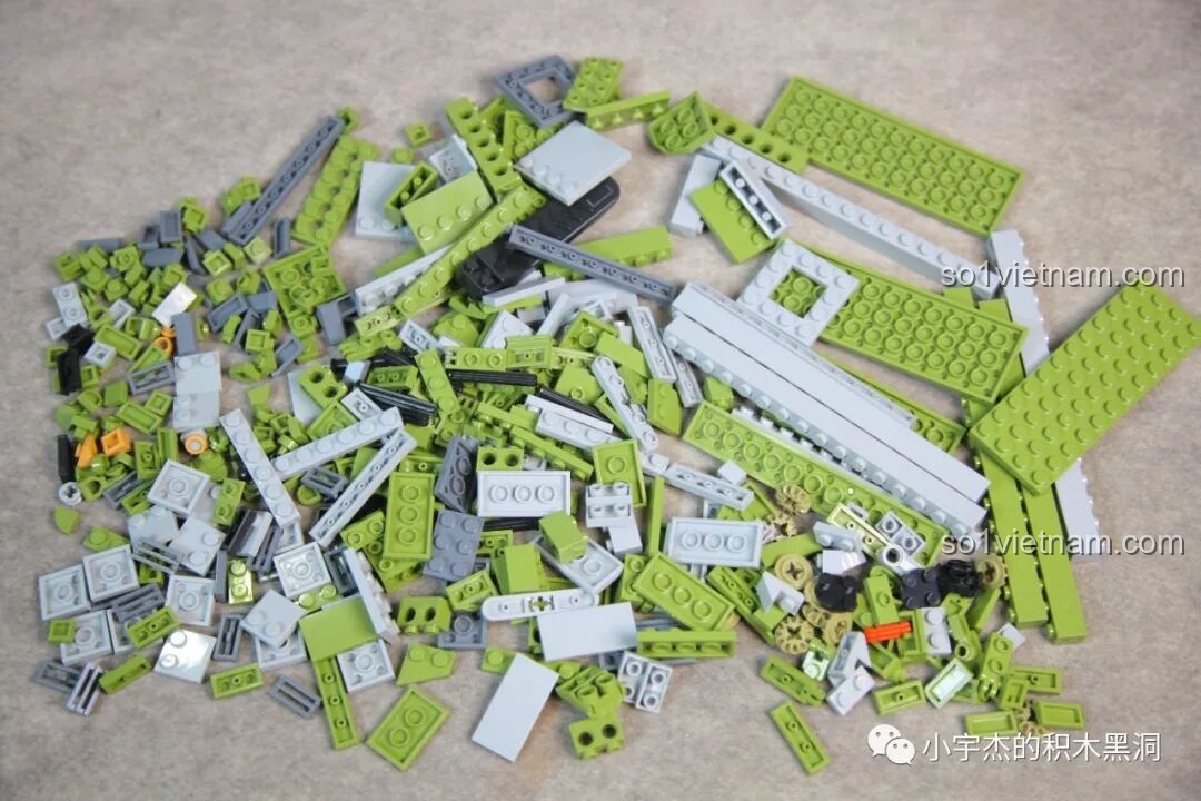 Toàn bộ các mảnh ghép trong gói số 1 của bộ Panlos T-34, chủ yếu là màu xanh và xám.