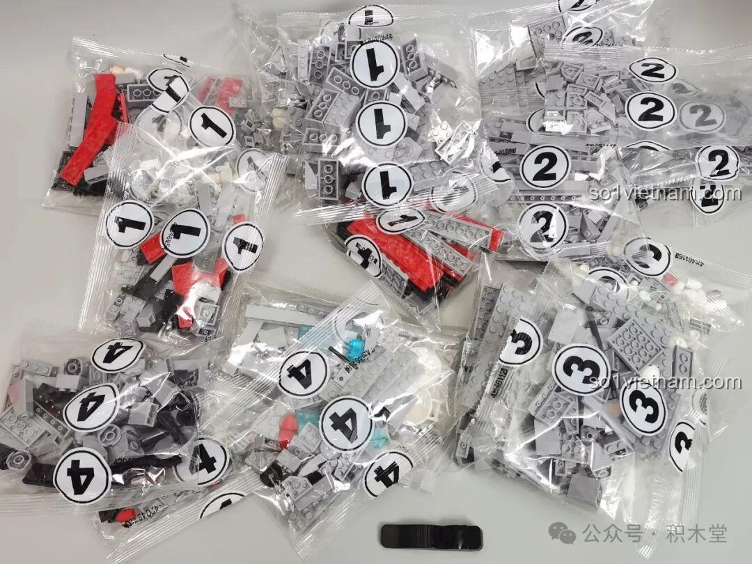 Các túi chi tiết được đóng gói cẩn thận của bộ lắp ráp JIQILE 42046