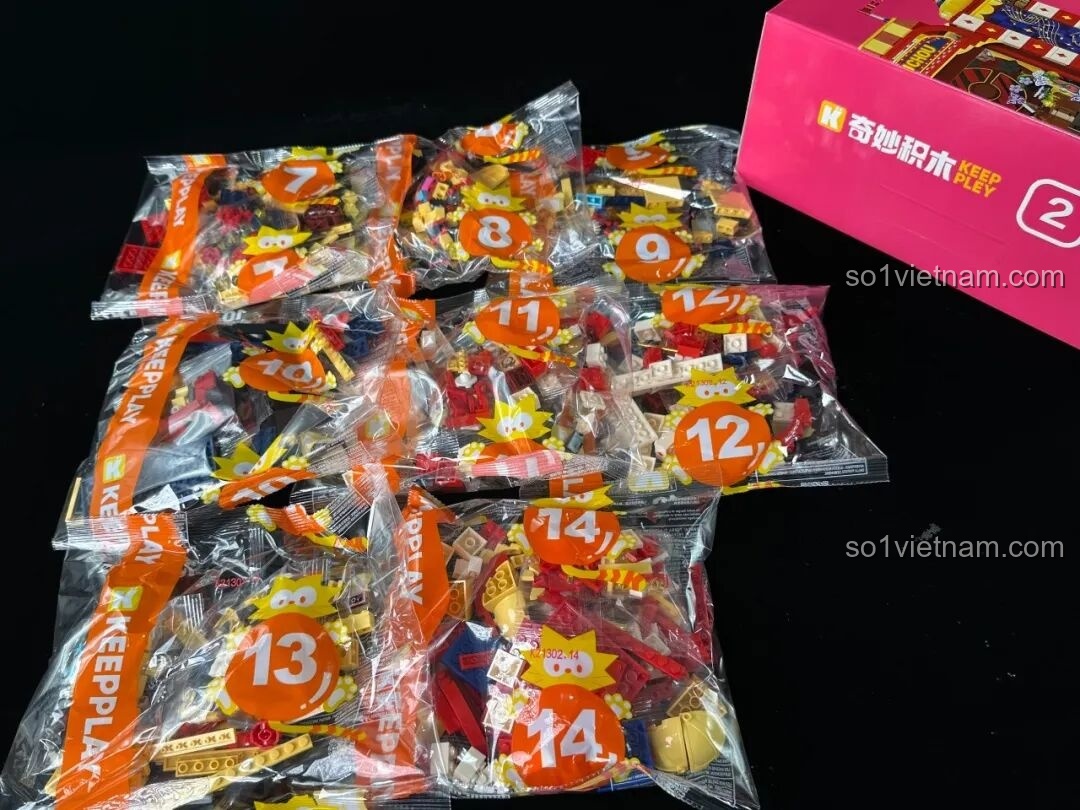 Các túi chi tiết lắp ráp của bộ Keeppley K21302 được đánh số từ 7 đến 14, giúp quá trình lắp ráp dễ dàng hơn.