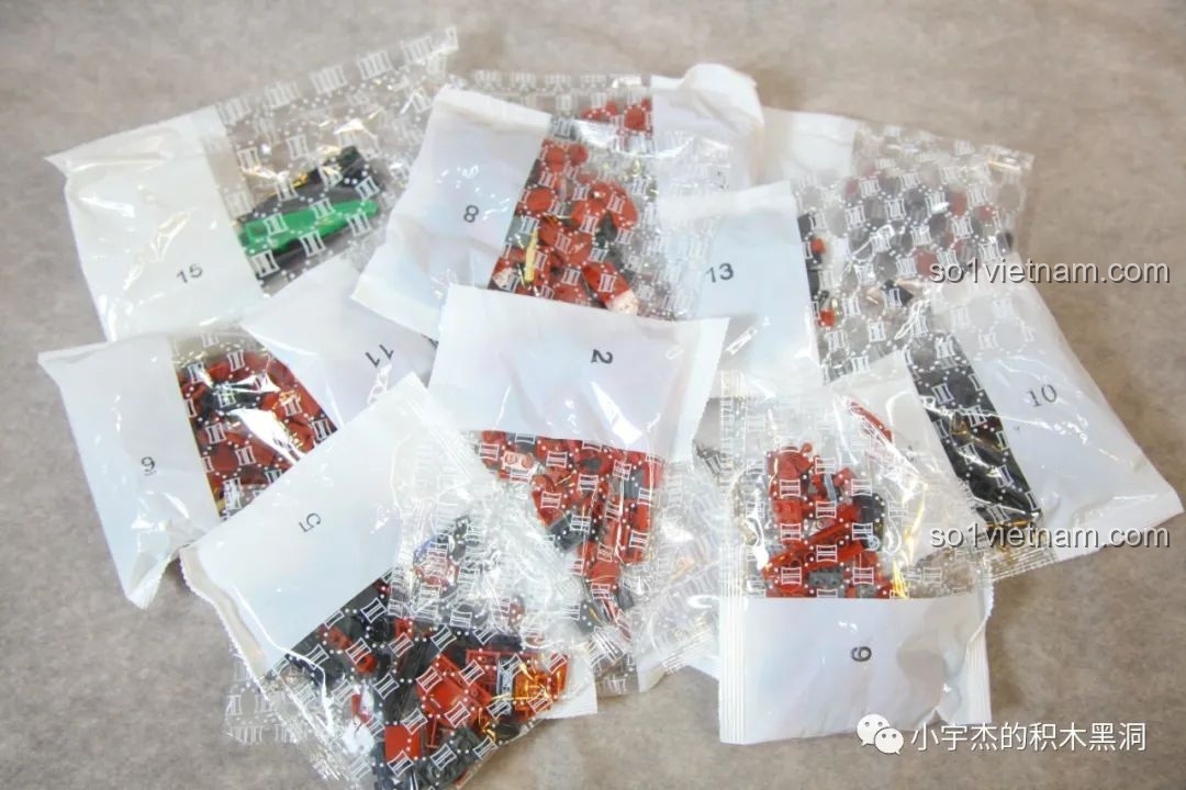 Các túi chi tiết được phân loại rõ ràng theo số thứ tự của bộ lắp ráp Sluban M38-B1183 Cơ Giáp Sĩ Kai Bọc Thép Nặng, tiện lợi khi lắp.