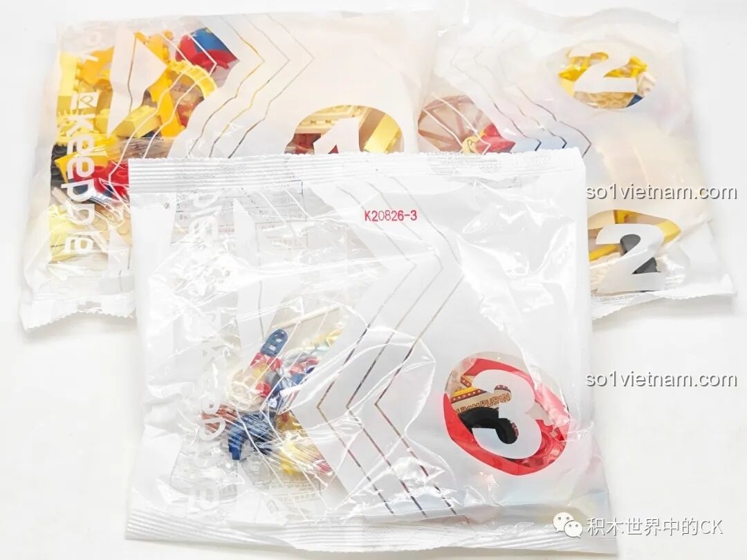 Các túi gạch được đánh số thứ tự trong bộ lắp ráp Keeppley K20826 Pompompurin.