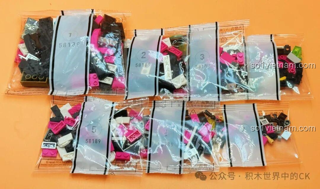 Các túi mảnh ghép được đánh số cẩn thận của bộ JIESTAR 58189 Kamen Rider Decade, sẵn sàng cho quá trình lắp ráp.