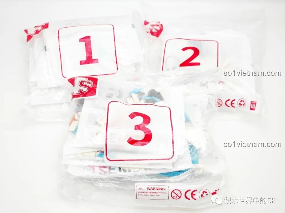 Các túi mảnh ghép được đánh số thứ tự từ 1 đến 3 trong bộ Sembo 203401, giúp quá trình lắp ráp dễ dàng hơn.