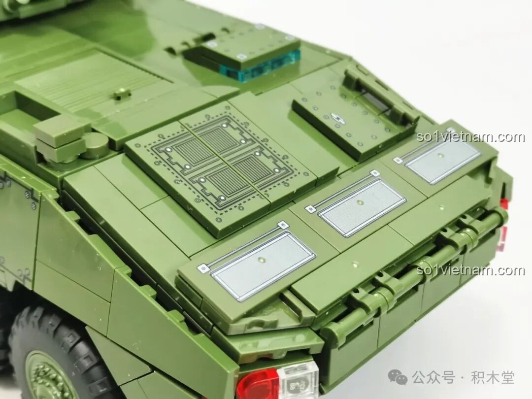 Chi tiết tháp pháo không người lái, pháo tự động 30mm và súng máy đồng trục 7.62mm của mô hình 12GO 96008 ZBL-19.