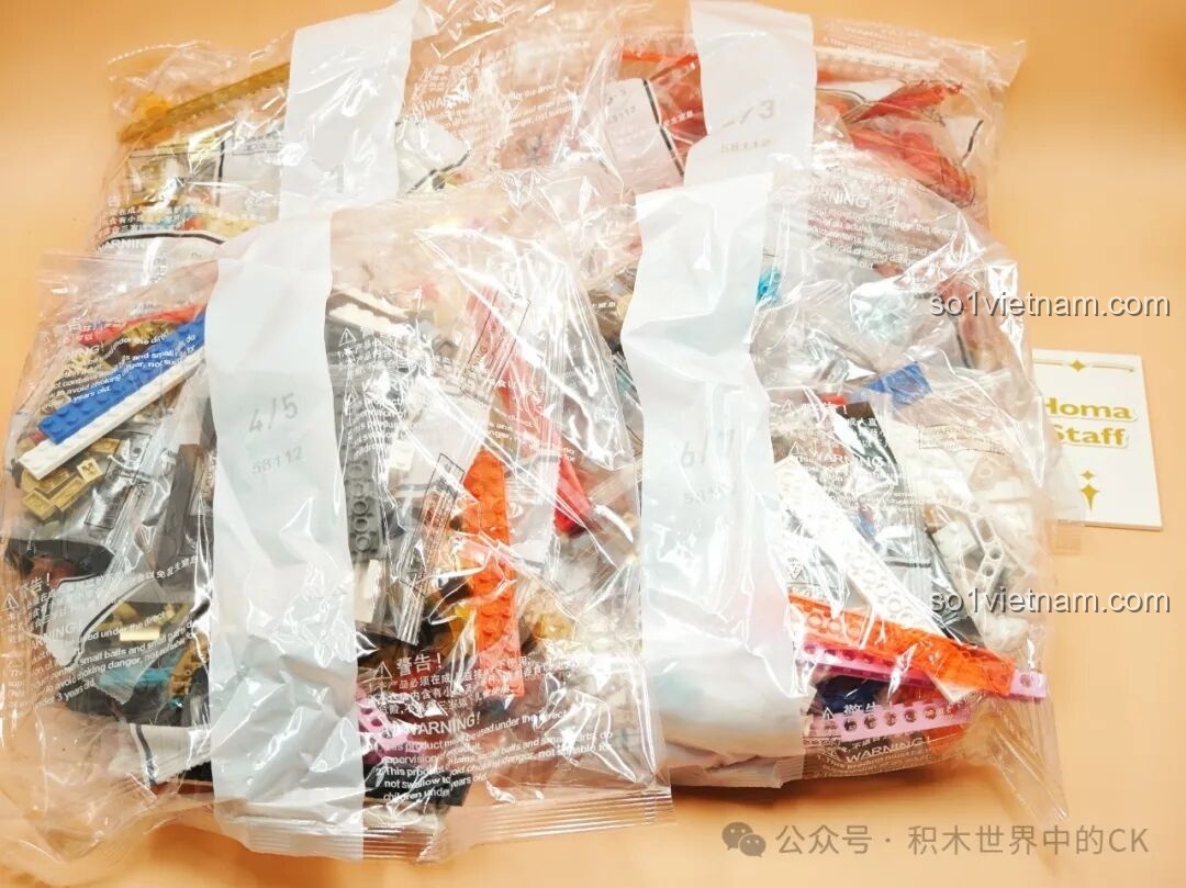 Các túi mảnh ghép JIESTAR 58112 Trượng Hộ Ma Genshin Impact được đánh số thứ tự, giúp quá trình lắp ráp của bé trai 8 tuổi dễ dàng hơn.