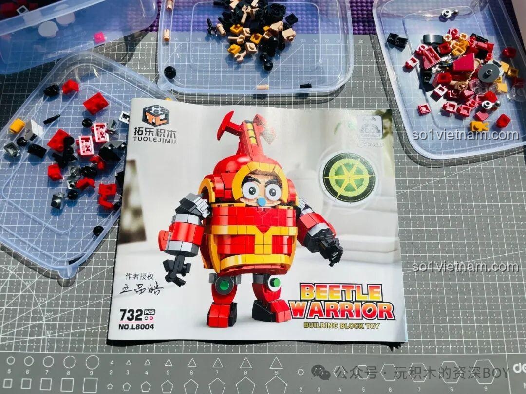 Cảm nhận về sách hướng dẫn lắp ráp của bộ Tuole 8004 Kabutack, in màu chi tiết, rõ ràng và dễ hiểu cho trẻ em.