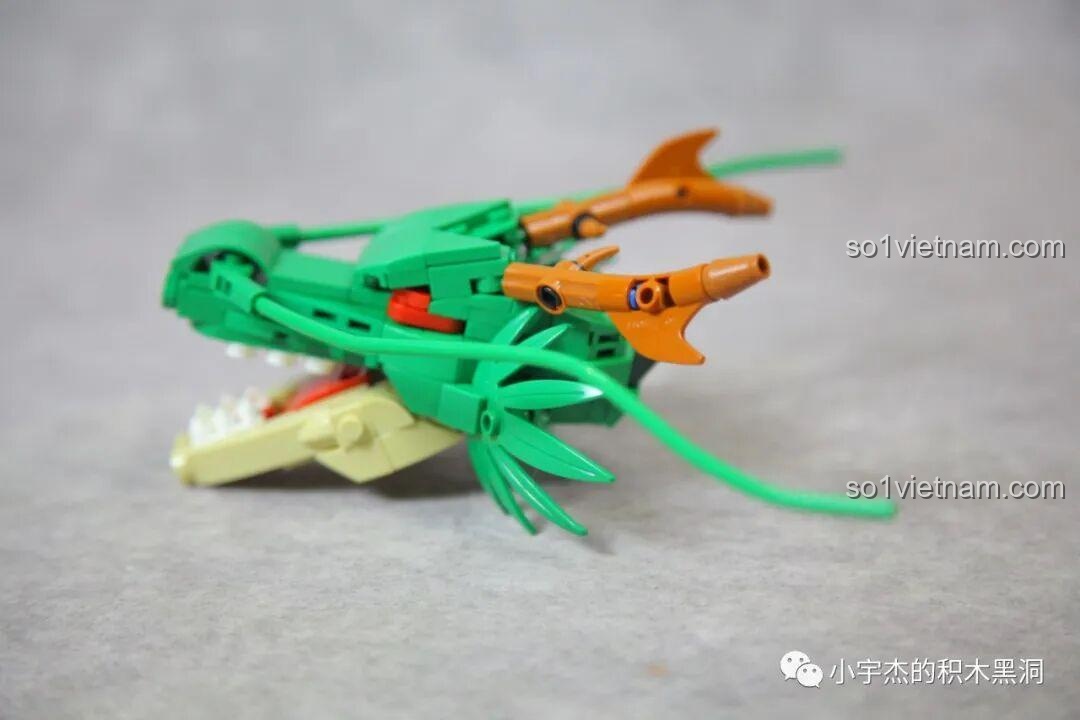 Cận cảnh phần đầu của Rồng Thần Shenron, nổi bật với các chi tiết sừng, râu và vây được thiết kế tinh xảo.