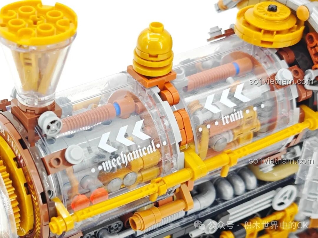 Ảnh chụp siêu cận cảnh khối động cơ trong suốt của ZHEGAO 958016, khoe trọn các chi tiết máy móc bên trong.