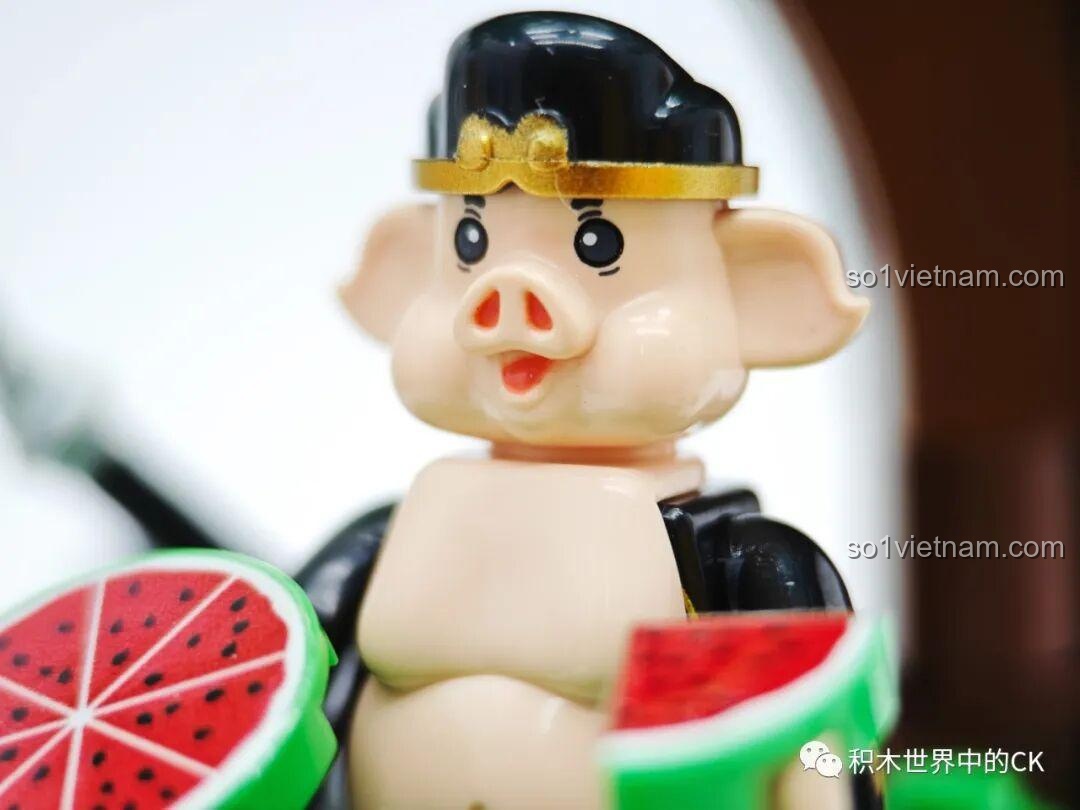 Cận cảnh gương mặt vui nhộn của Trư Bát Giới, một chi tiết làm nên sự đáng yêu của nhân vật.