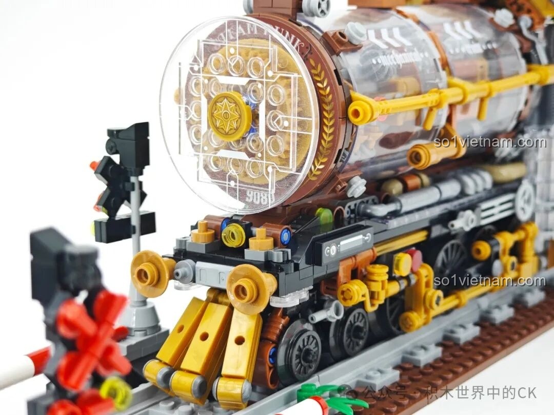 Ảnh chụp cận cảnh chi tiết mặt trước của đầu tàu ZHEGAO 958016, với các họa tiết Steampunk độc đáo.