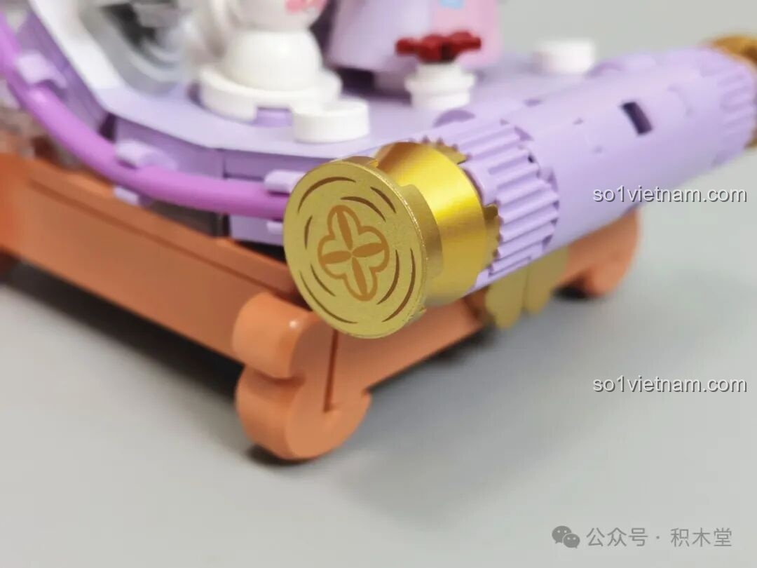 Cận cảnh chi tiết người tuyết nhỏ xinh với khuôn mặt cười trong bộ TOP TOY Nanci mùa Đông.