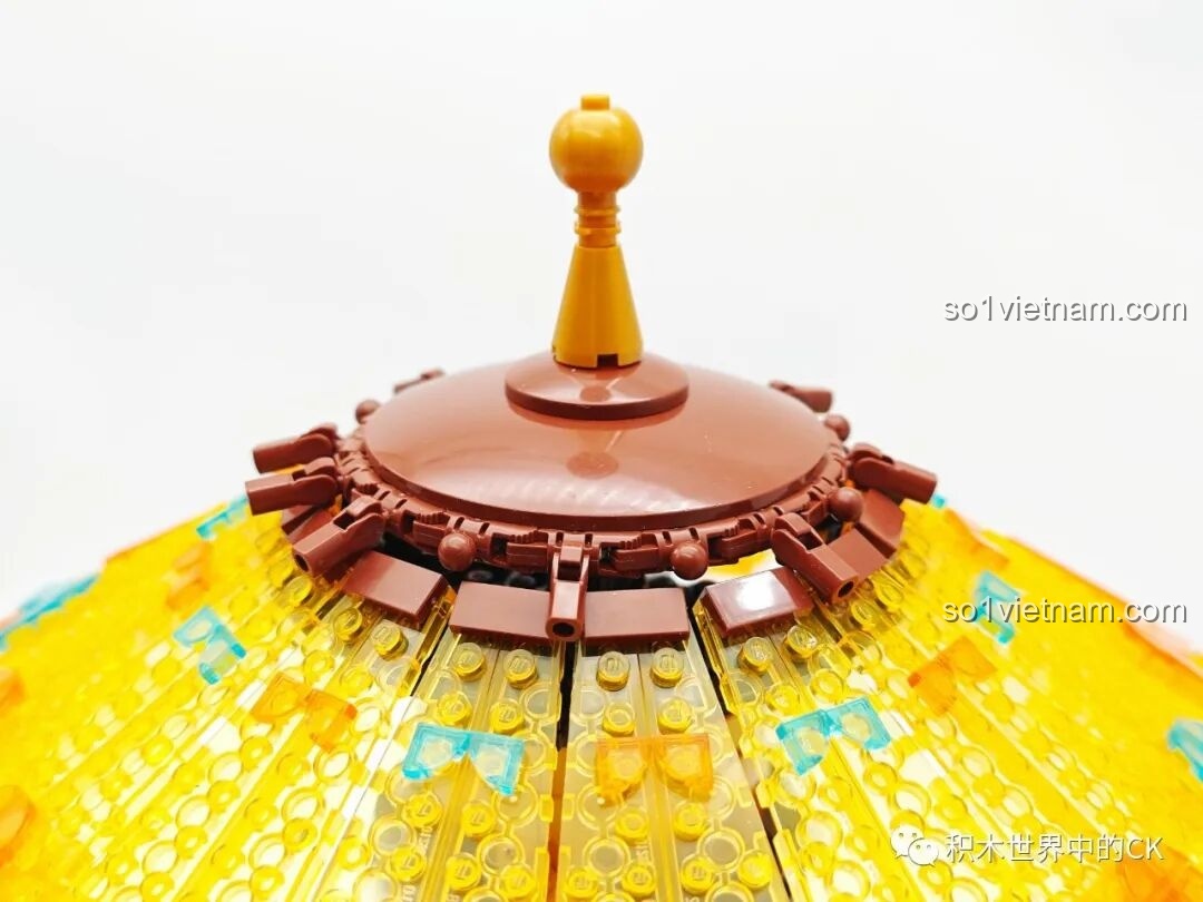 Cận cảnh phần thân đèn bầu dục và đế vững chắc của bộ Đèn Bàn Cổ Điển ZHEGAO 00398, với miếng sticker 