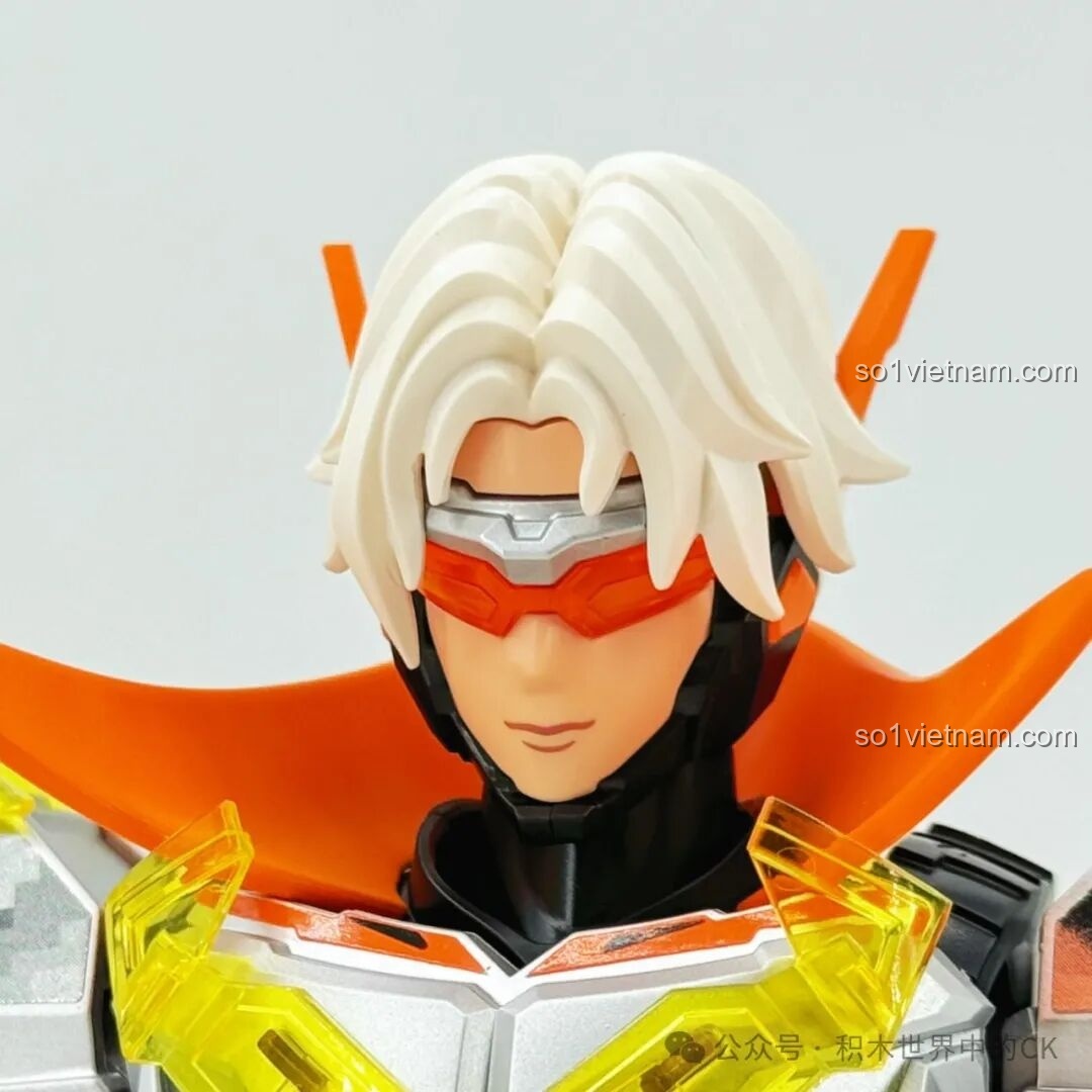 Cận cảnh phần thân trên của mô hình Mecha Triệu Vân Keeppley 78032, với các chi tiết giáp ngực và phối màu tinh xảo.