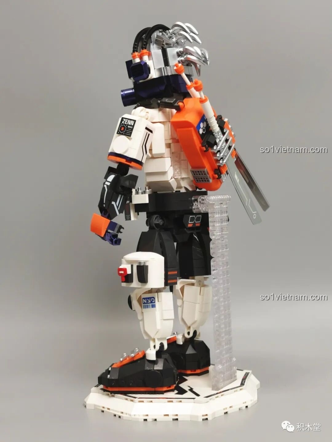 Cận cảnh chi tiết tóc tết phía sau đầu của FUNIFY W9006 Chiến Binh Cơ Khí ZENN, thể hiện sự tỉ mỉ trong thiết kế và phong cách thời trang Cyberpunk độc đáo.