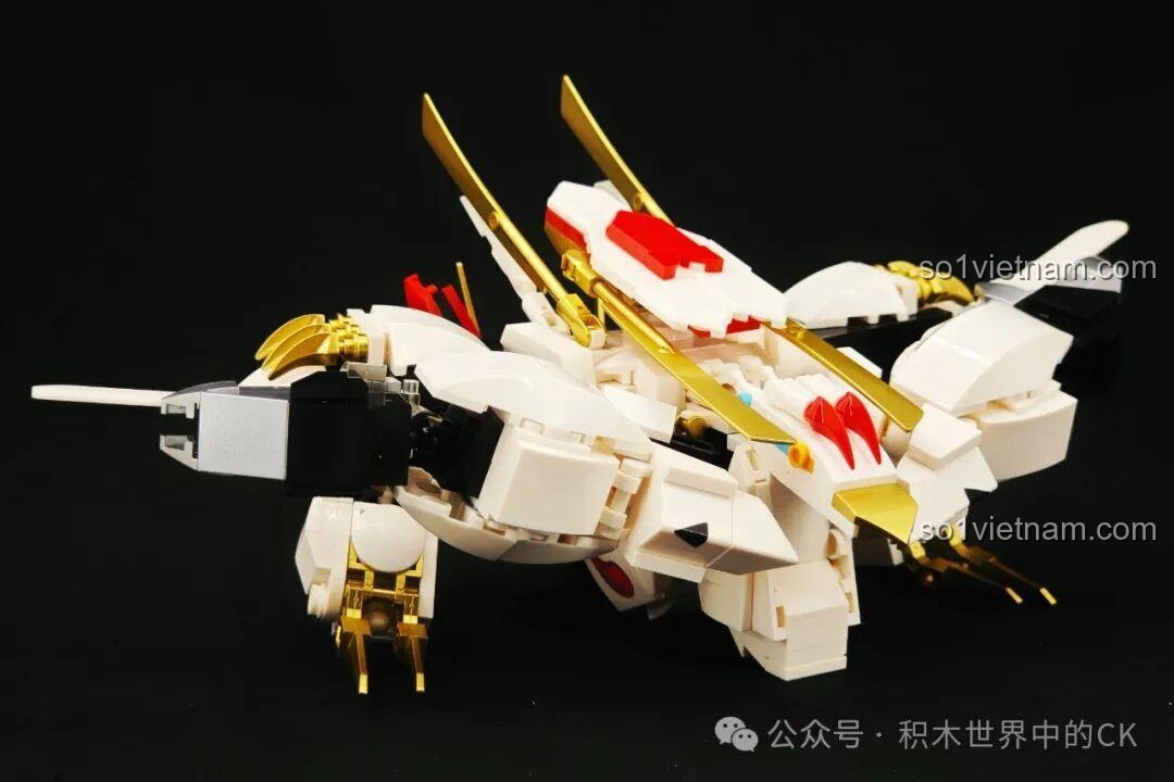 Cận cảnh thanh kiếm vàng của JIESTAR 58206 Ryuomaru