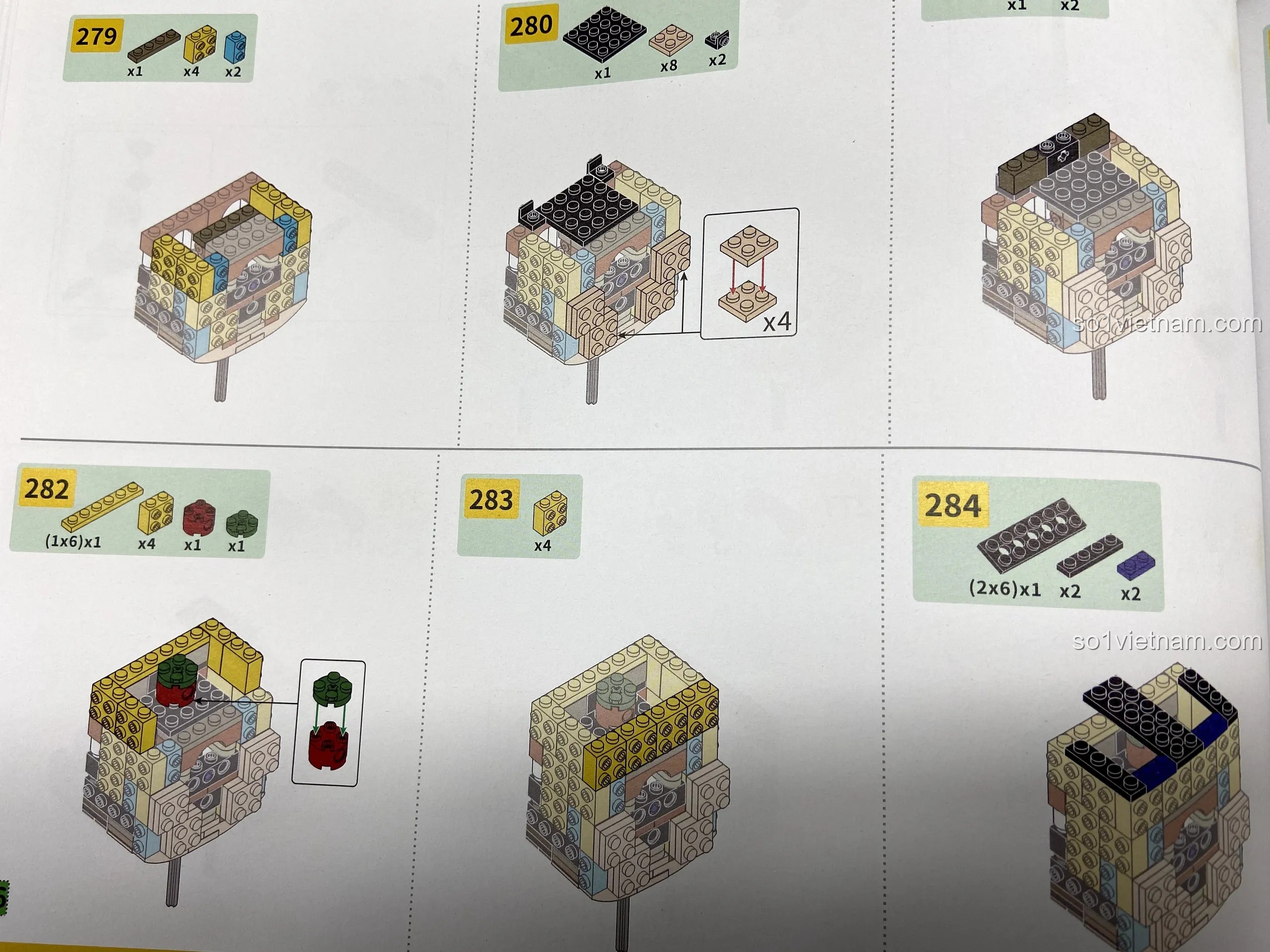 Cận cảnh cấu trúc bên trong phần đầu của Pinocchio, cho thấy sự phức tạp và tỉ mỉ trong thiết kế.