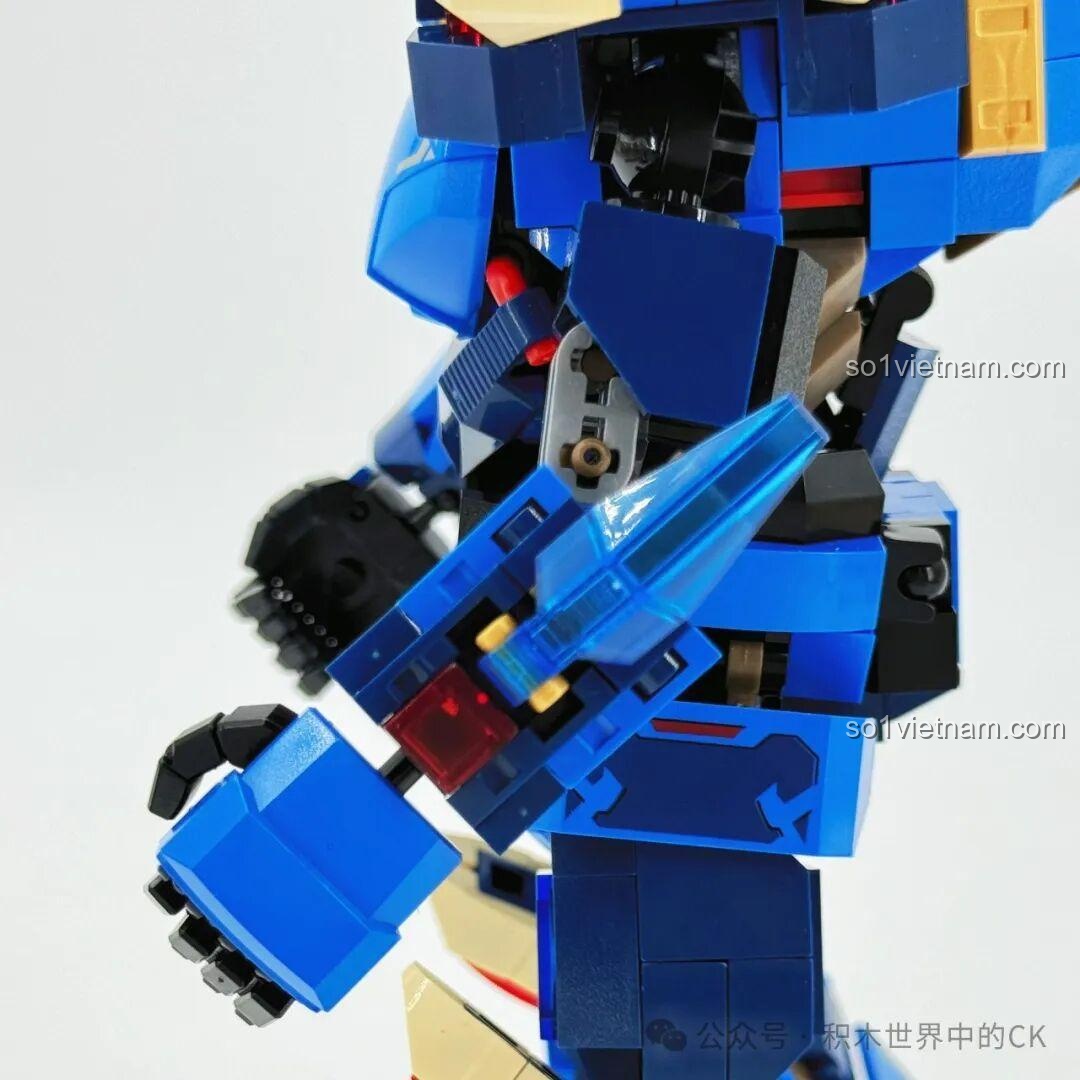 Cận cảnh bàn tay của robot Ma Lễ Thanh, các ngón tay có thể cử động linh hoạt để cầm vũ khí.