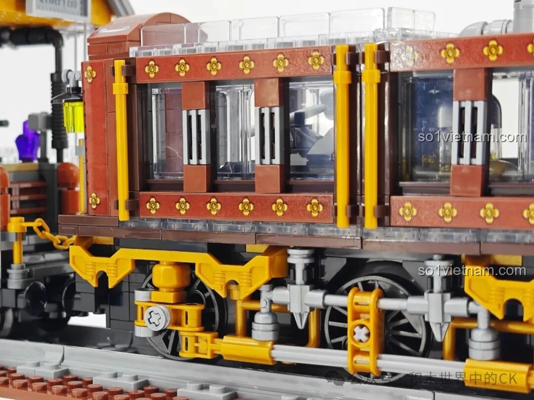 Chi tiết hệ thống bánh xe của toa chở than trong mô hình Tàu Hỏa Steampunk ZHEGAO 958016.