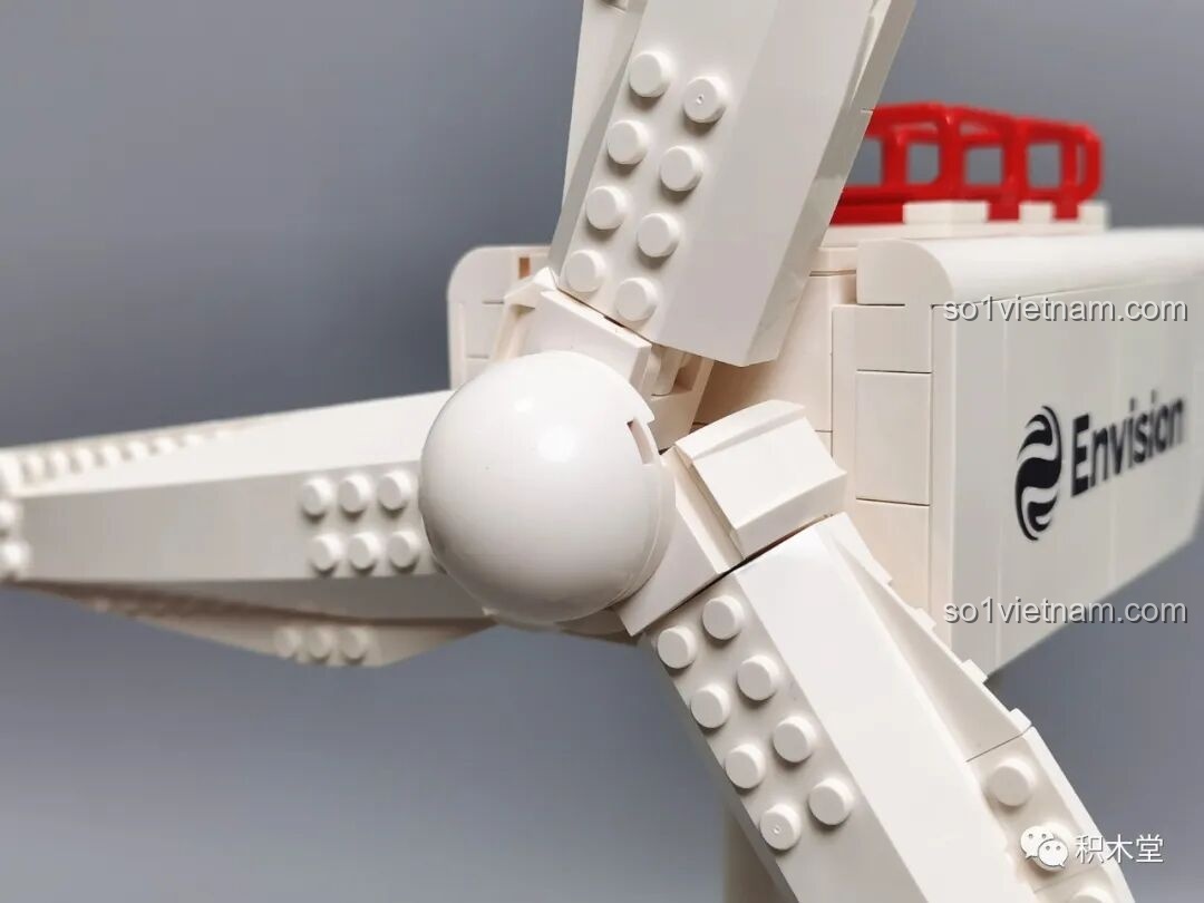 Chi tiết cánh quạt tuabin của Pantasy 11014, được thiết kế với độ cong và rãnh chân thực, rất tỉ mỉ và tinh xảo.