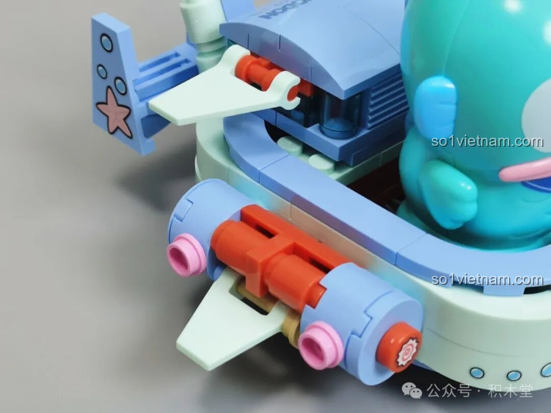 Chi tiết cánh và động cơ của tàu ngầm Hangyodon TC1724.