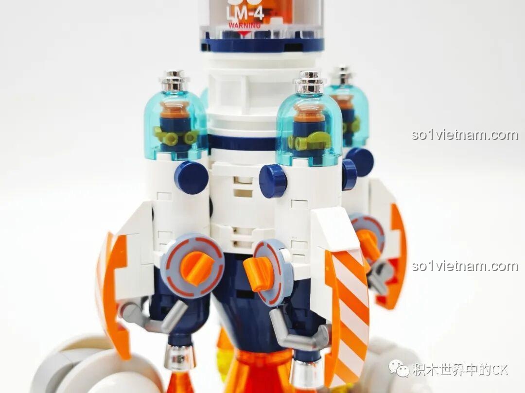 Cận cảnh phần chóp của tên lửa JAKI JK8508, là khoang chứa trong suốt với các chi tiết in bên trong.