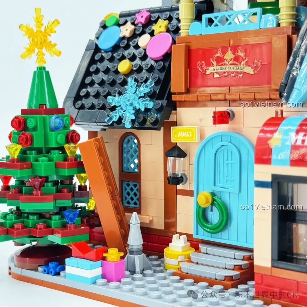 Chi tiết cửa chính màu xanh, vòng nguyệt quế và những hộp quà của mô hình ZHEGAO 613005 Ngôi Nhà Tinh Tú.