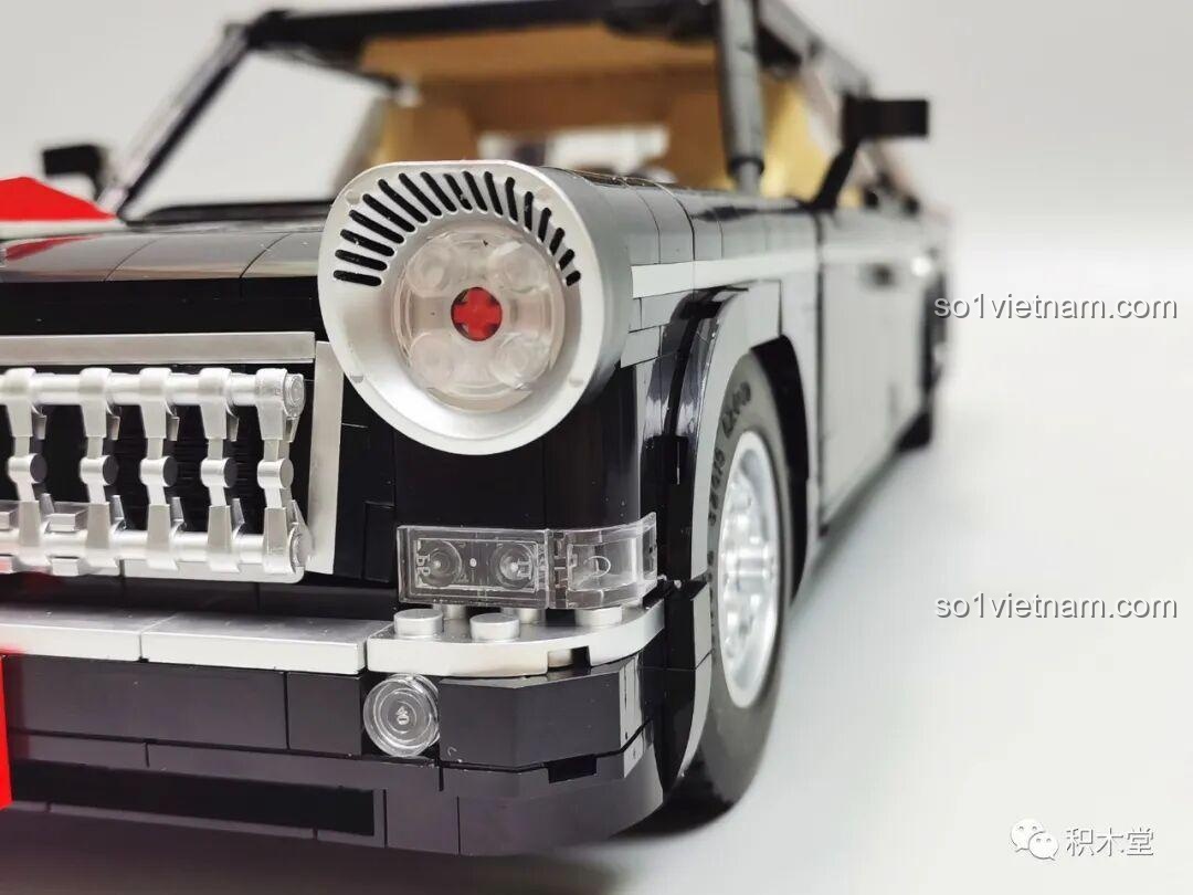 Cận cảnh chi tiết động cơ của mô hình Zhimeng Tree T5043 Xe Lễ Tân Hồng Kỳ.