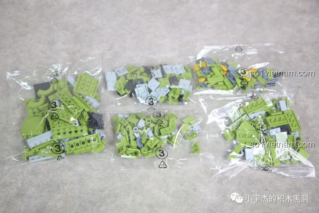 Các túi chi tiết được đánh số 3 trong bộ lắp ráp xe tăng T-34 Panlos 632012.