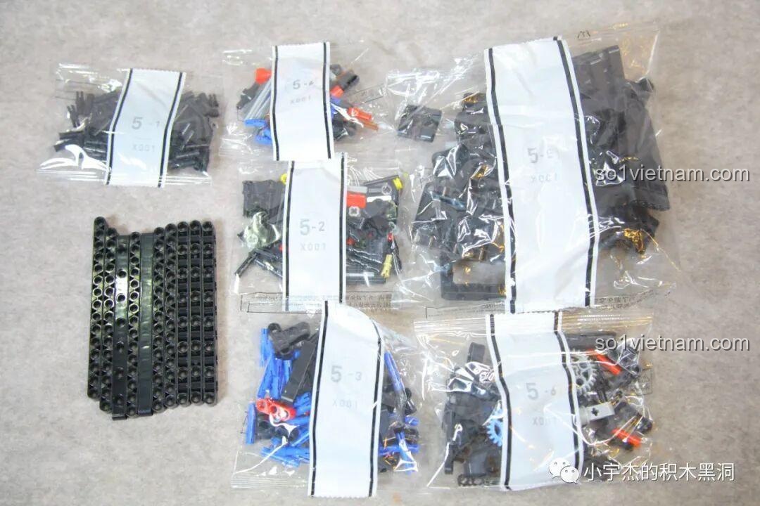 Các túi chi tiết nhỏ thuộc gói số 5 của bộ CBOX X001, dùng để hoàn thiện phần sàn và khung xe, tạo nên cấu trúc vững chắc.