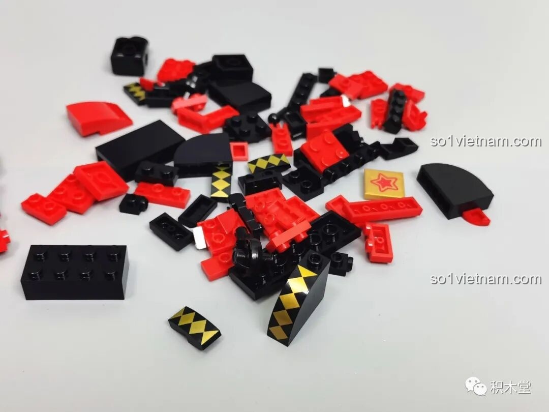 Các mảnh ghép được in sẵn họa tiết của bộ JAKI JK8225, chất lượng in sắc nét và bền màu.