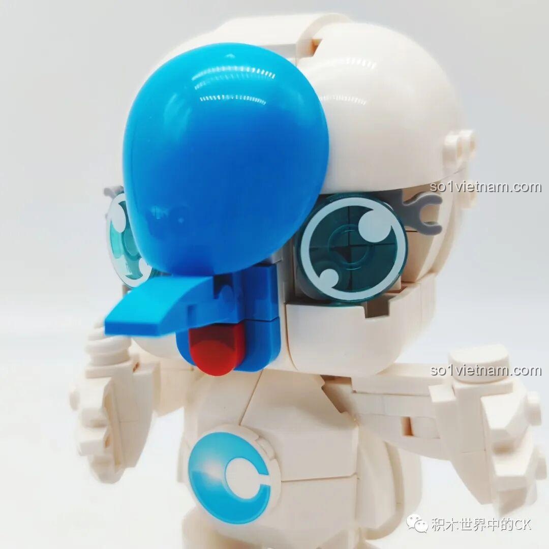 Cận cảnh chi tiết khuôn mặt của mô hình Gobricks GDS998, đặc biệt là đôi mắt to tròn và chiếc mỏ vịt độc đáo.