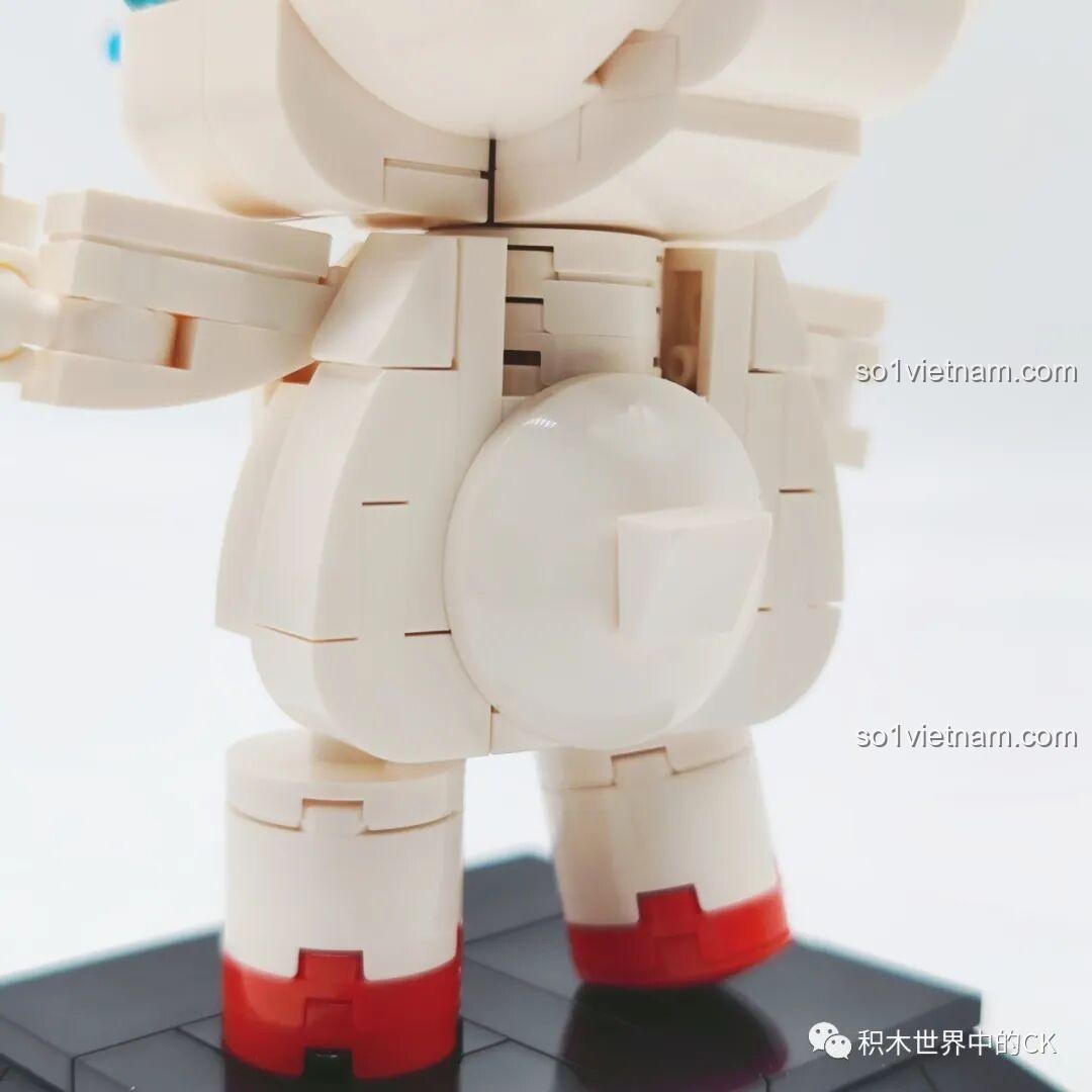 Chi tiết phần lưng và đuôi của đồ chơi lắp ráp Chú ngỗng đầu sư tử Teng cho bé 6+, thiết kế đơn giản nhưng hiệu quả.