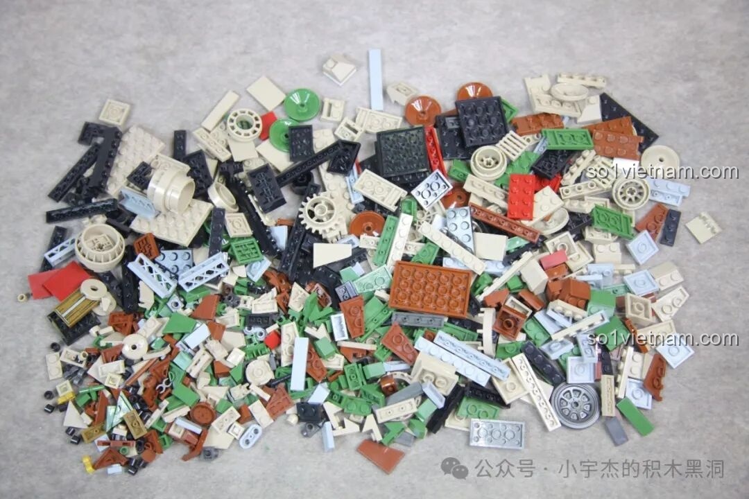 Các mảnh ghép trong gói số 2 của bộ lắp ráp Xe tăng Panther G cho bé trai trên 6 tuổi, chủ yếu là chi tiết bánh xe.