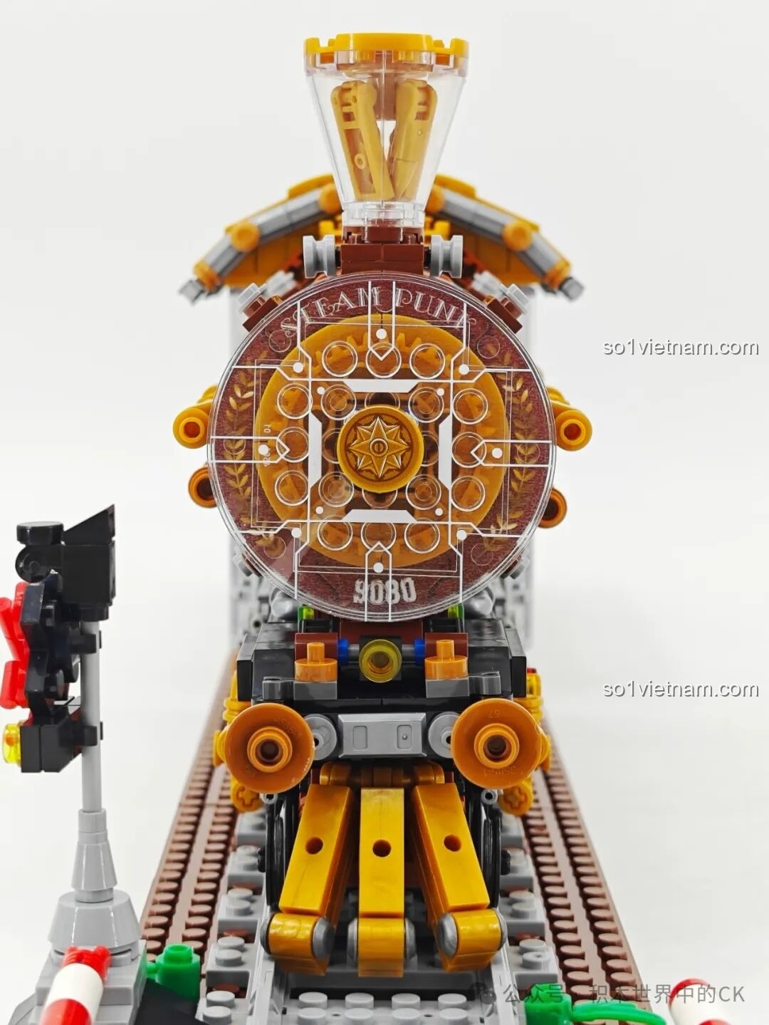 Chi tiết mặt trước của mô hình Tàu Hỏa Steampunk ZHEGAO 958016 nhìn từ trên cao, thể hiện sự tinh xảo.