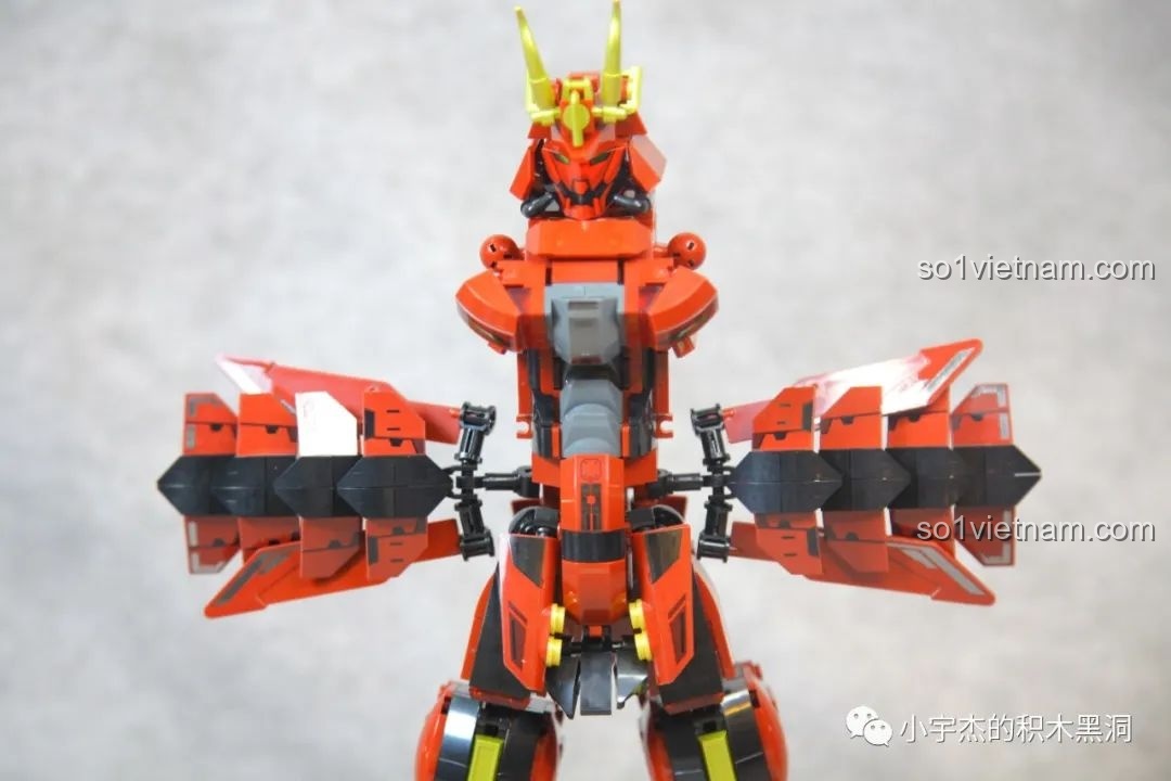 Chi tiết ngón tay của Cơ Giáp Sĩ Kai Sluban M38-B1183, có thể cử động linh hoạt, giúp robot cầm nắm vũ khí dễ dàng.