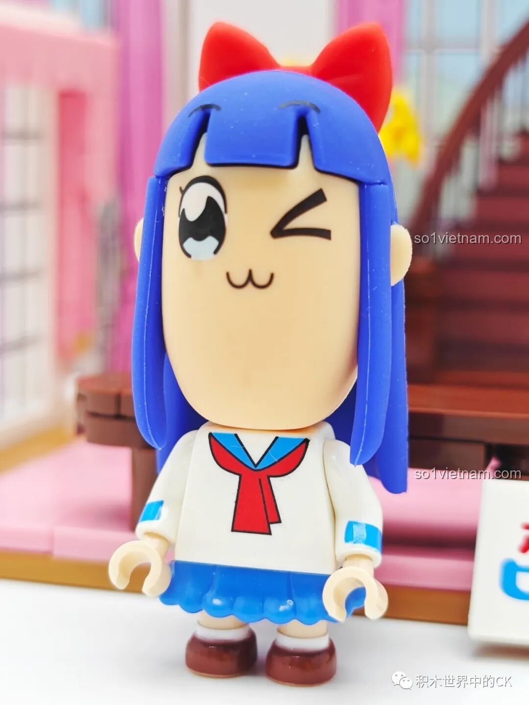 Cận cảnh nhân vật Popuko trong bộ lắp ráp Nhà bếp Pop Team Epic FUNIFY W8010